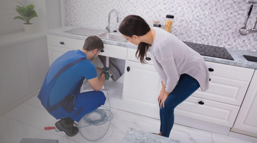 Expert burst pipe repair services in Oakdale, IL